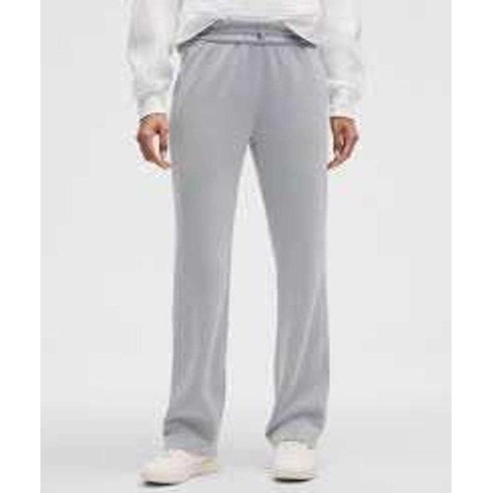 Lululemon Softstreme High-Rise Pant
Regular Light Grey Nulu Fabric Size‎ 6 Yoga
